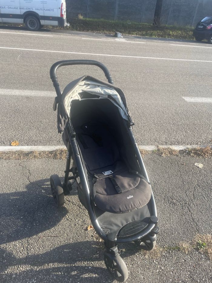 Poussette joie