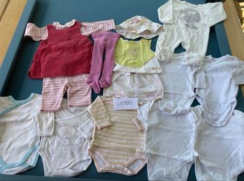 Lot de vêtements bébé fille 1 mois