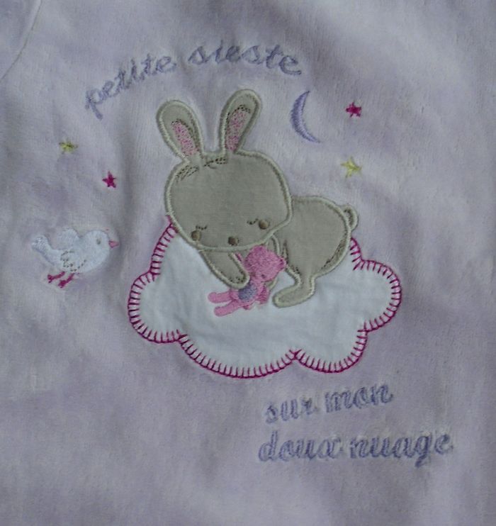 Joli pyjama en velours fille 1 mois - photo numéro 2