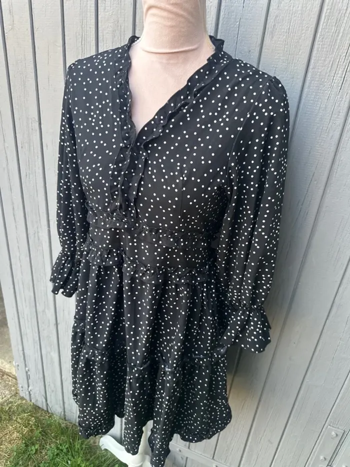 Robe manches longues été légère noir à pois blancs volants dos nu shein 38/M - photo numéro 3