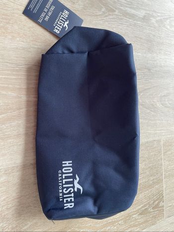 Trousse de toilette hollister neuve dans son emballage