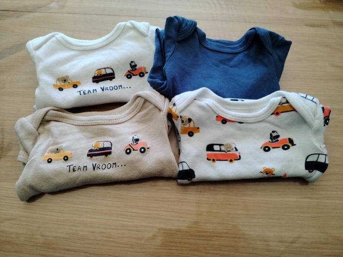 Lot de 4 bodies voiture