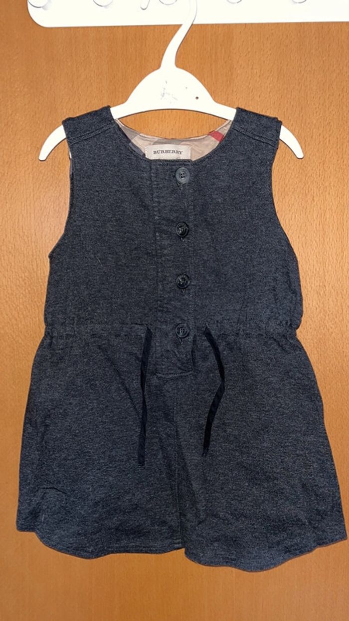 Robe burberry taille 2 ans - photo numéro 2