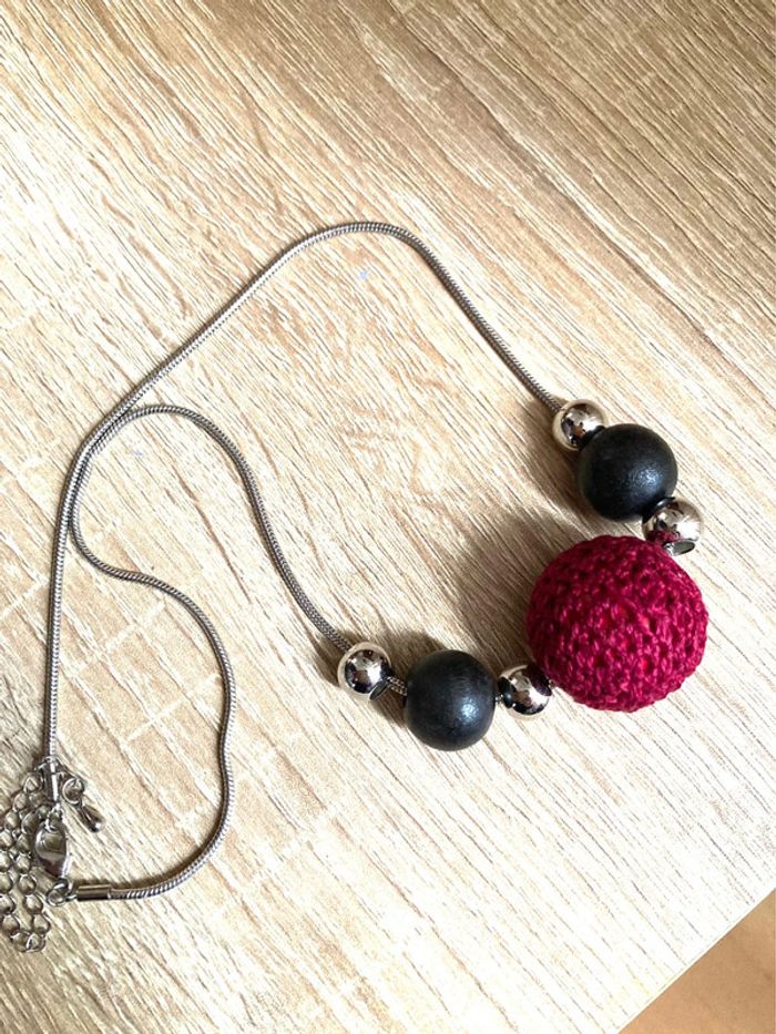 collier boule rouge - photo numéro 3