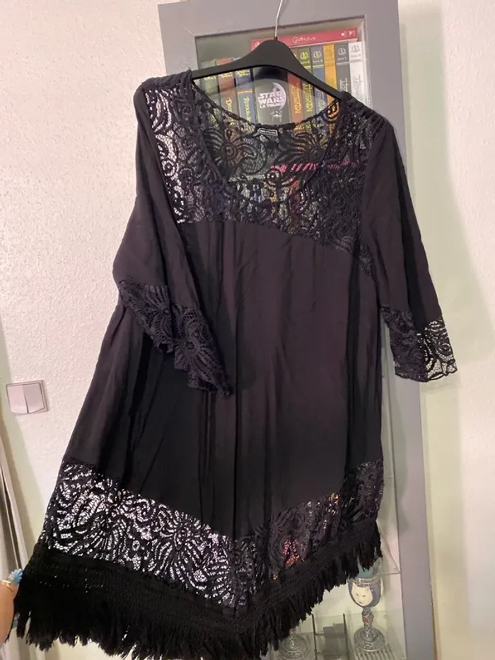 superbe tunique noir dentelle 50 BPC