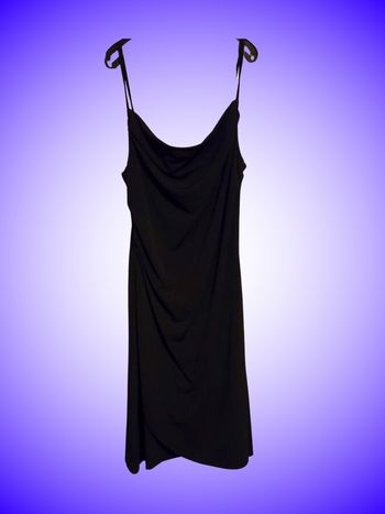 Robe Noire Jennyfer Fluide Bretelles Fines – Col Drapé & Fente Latérale – Très Bon État