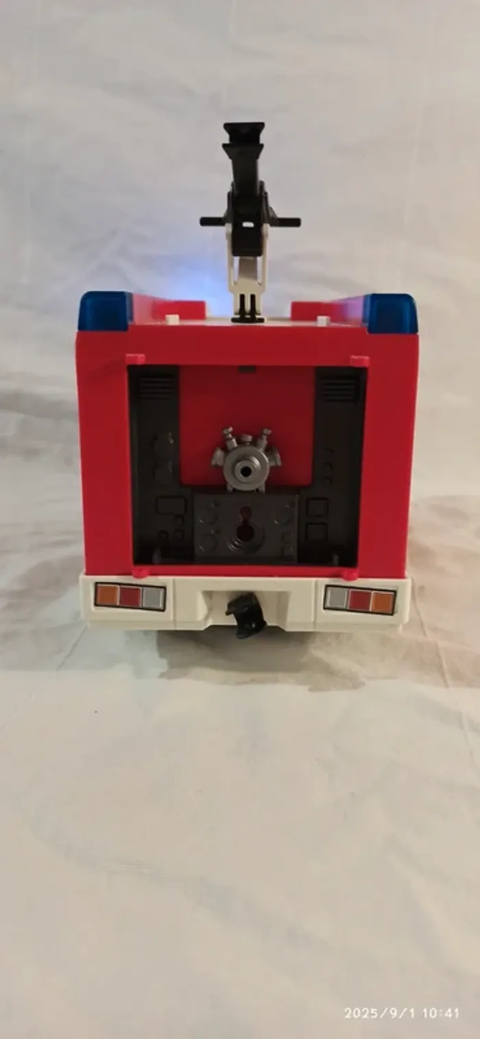 Camion de pompiers lumineux playmobil - photo numéro 10