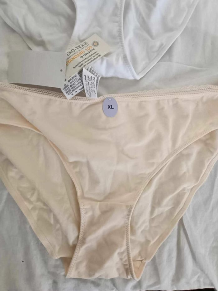 2 culottes neuves