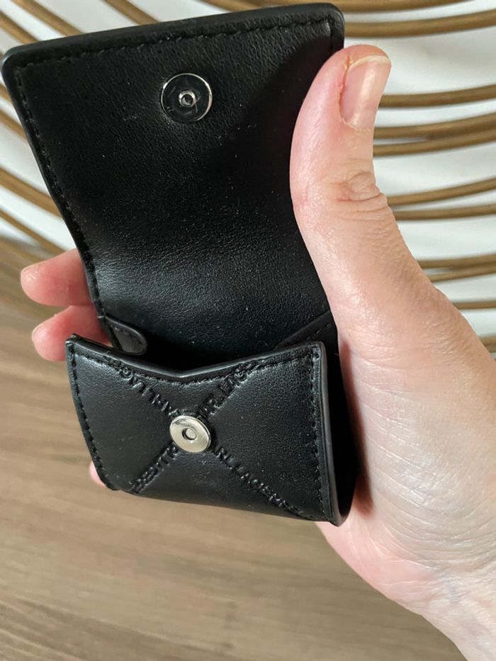 Etui airpods Karl Lagerfeld - photo numéro 3