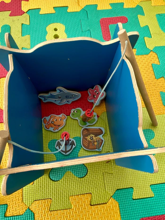 Jeu en bois de pêche aimanté. - photo numéro 4