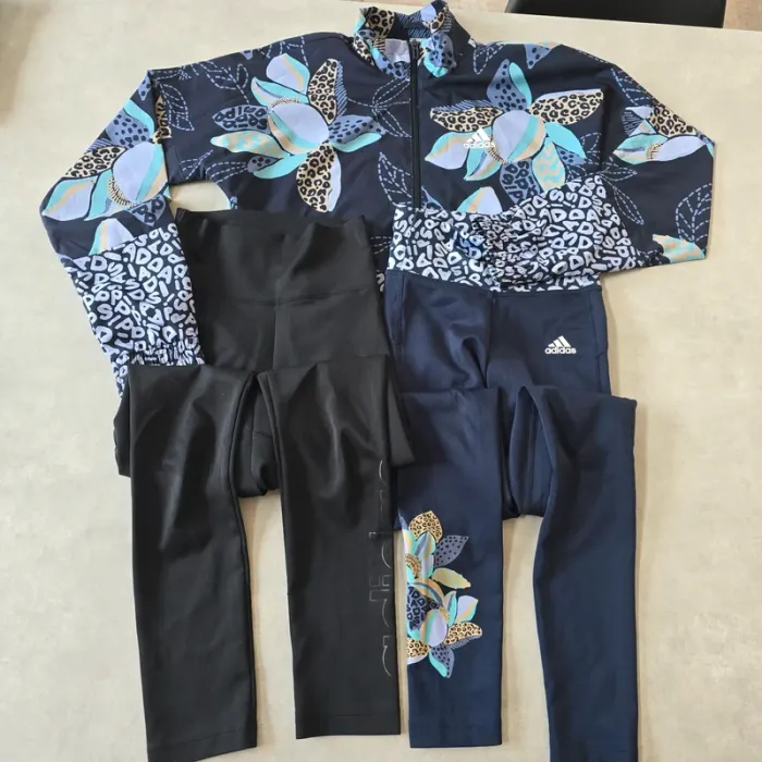 Ensemble sport Adidas neuf + cadeau