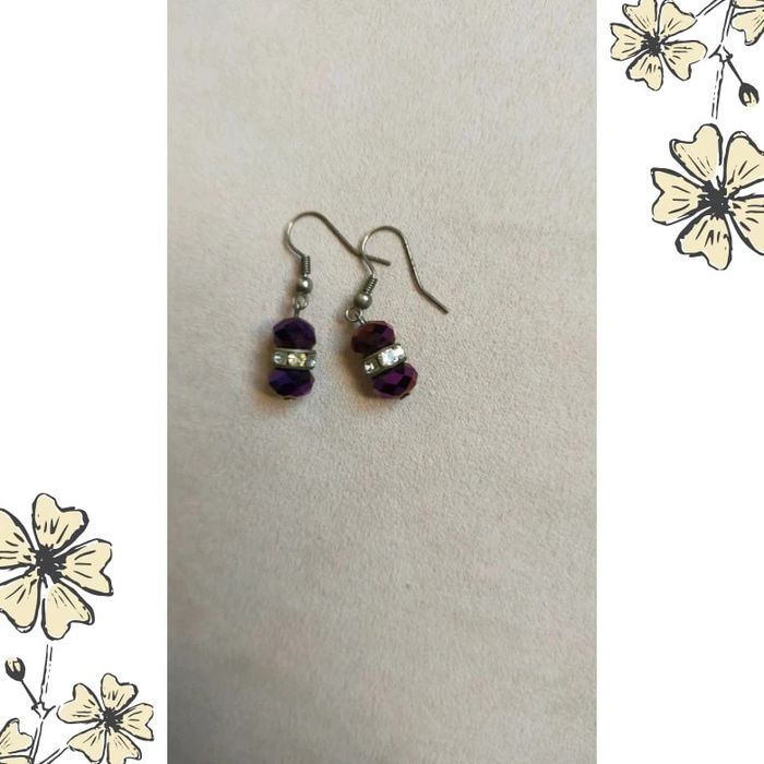 Boucles d’oreilles vintage perles violettes facettées & strass - photo numéro 6