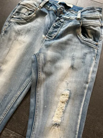 Jean Slim Luizacco détails sequins