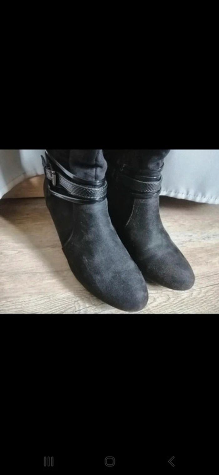 Bottes noires - photo numéro 5
