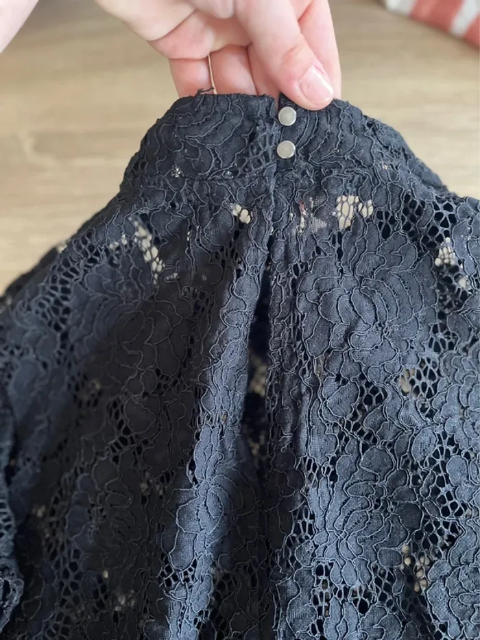 Robe en dentelle transparente - photo numéro 5