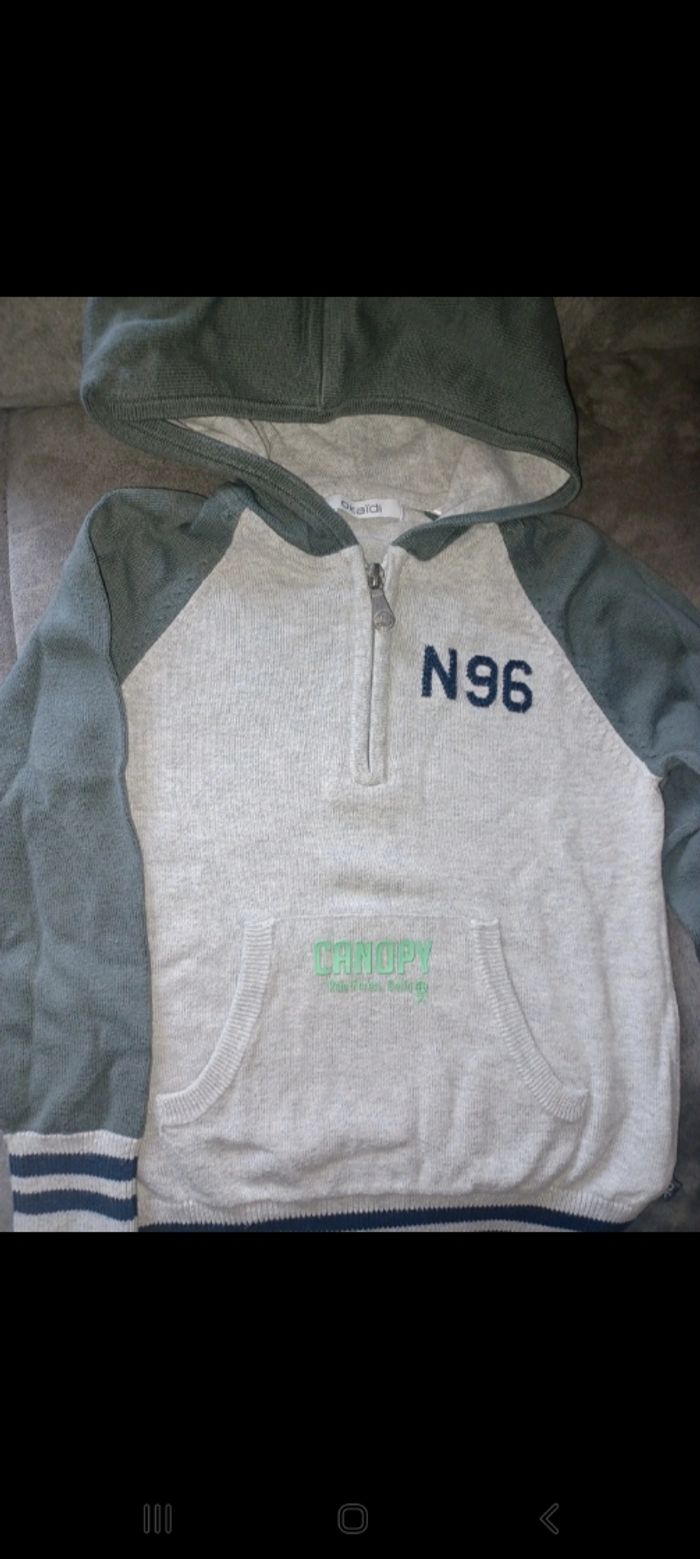 Pull capuche Okaïdi - photo numéro 2