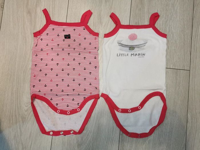 Lot 2 bodies Absorba 9 mois