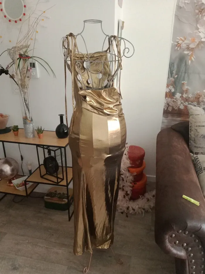 Robe de soirée doré - photo numéro 5