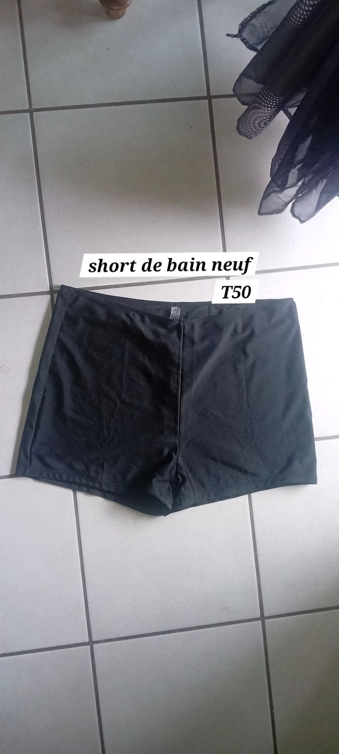 Short de bain neuf Taille 50