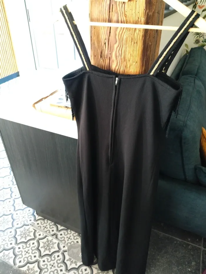 Robe noire à franges bretelles dorées - photo numéro 3