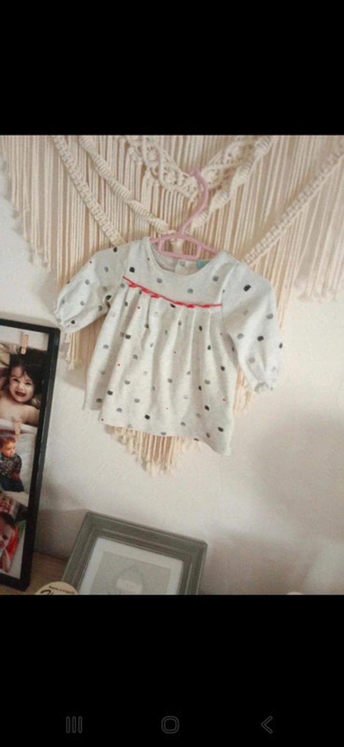 Jolie robe obaibi 3 mois