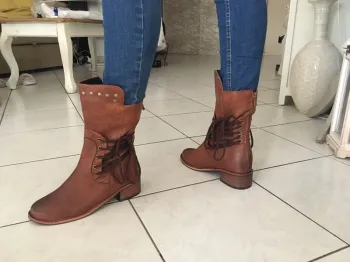 Bottines marrons lacées