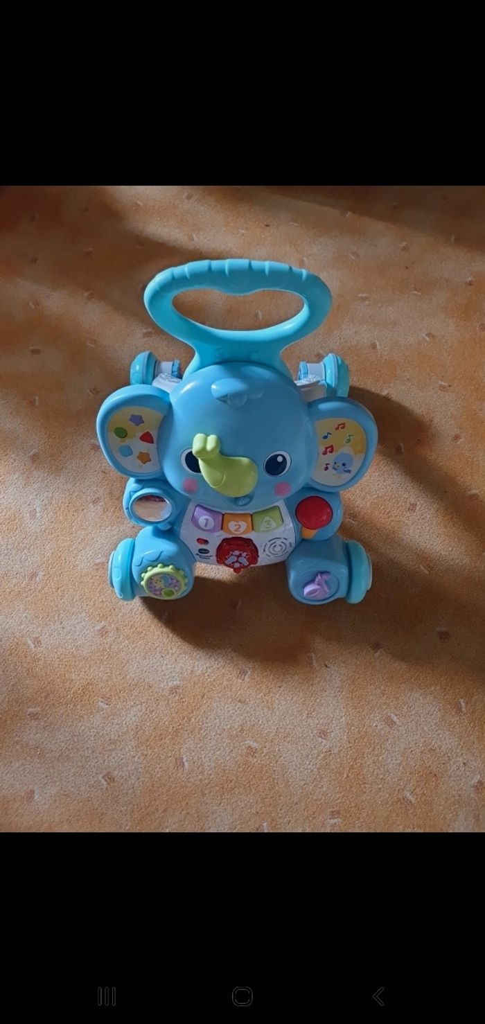Trotteur Fisher price Éléphant