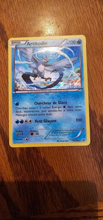 Carte pokemon artikodin holographique