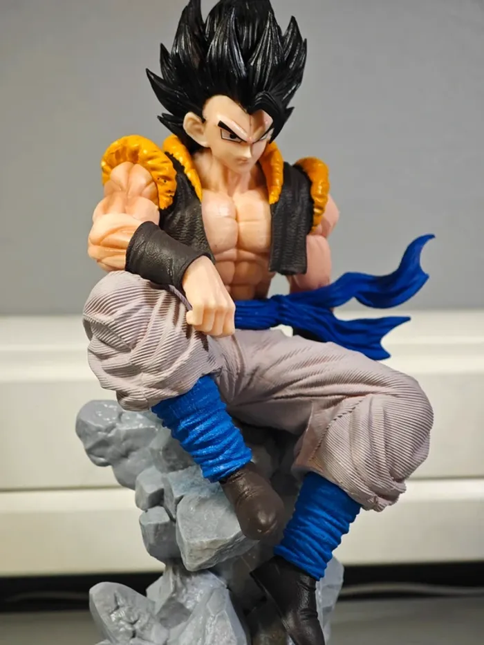 Figurine Dragon Ball : Gogeta 22cm / Neuve/ Trois têtes interchangeables/ Sans boîte - photo numéro 2
