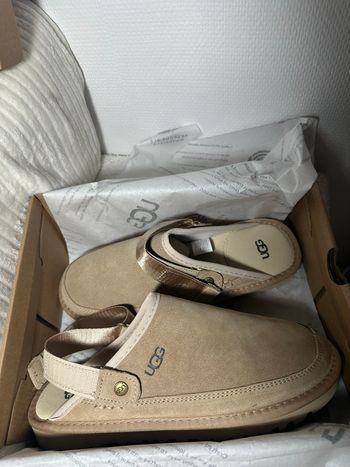 UGG Golden Star Beige
