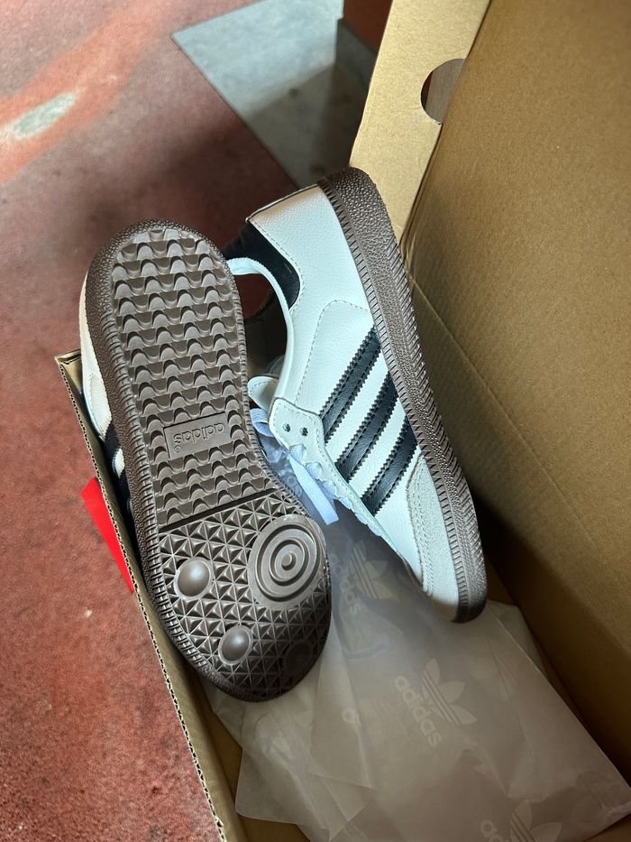 Baskets Adidas taille 38 - photo numéro 2