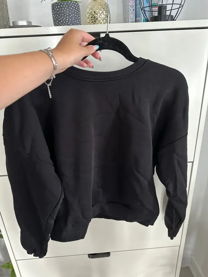 Sweat noir basique - très bon état - photo numéro 4