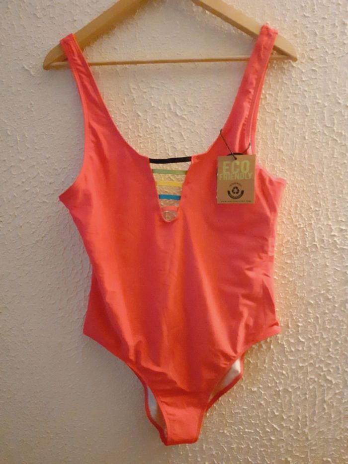 Maillot de bain 🩱 Taille XS - photo numéro 2