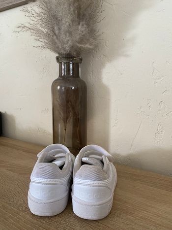 Baskets Adidas enfant blanches