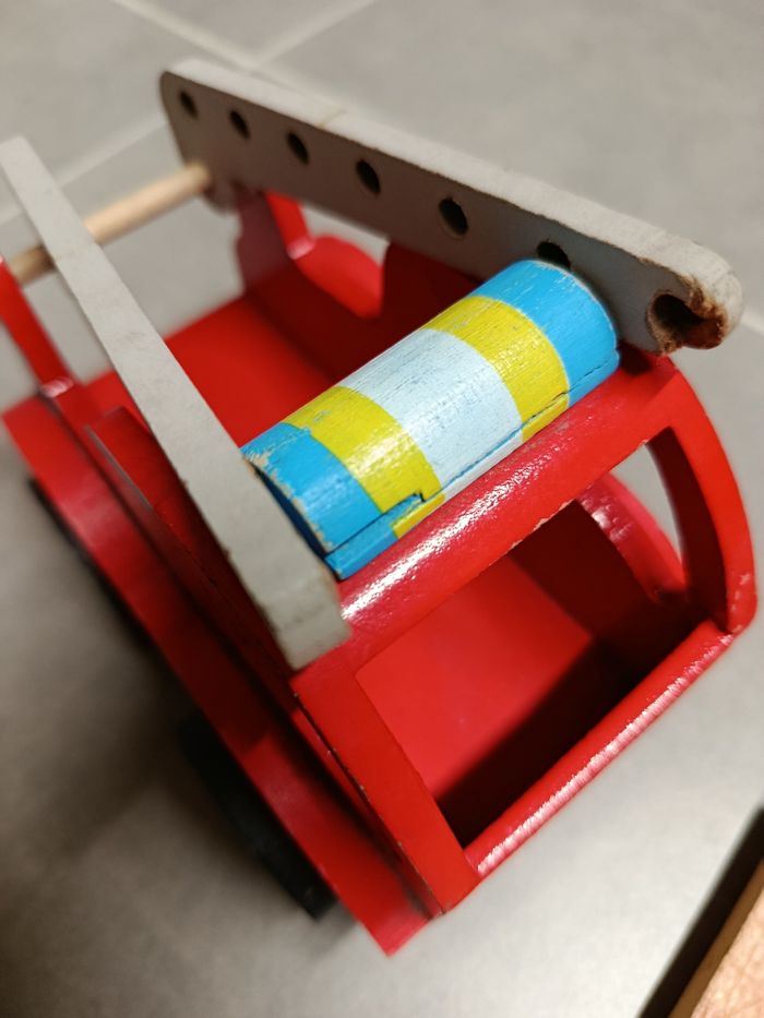 Camion de pompier en bois - photo numéro 3