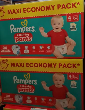 Couches pampers taille 4