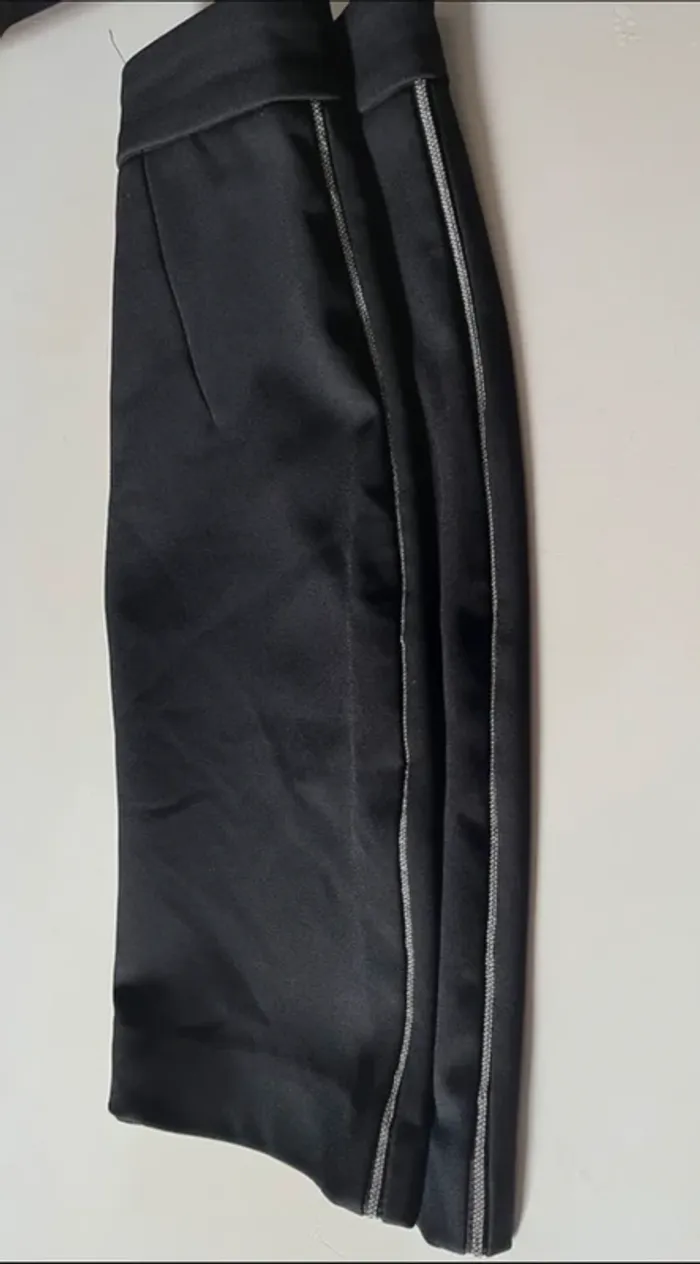 Jupe noir droite H&M en 34 - photo numéro 3
