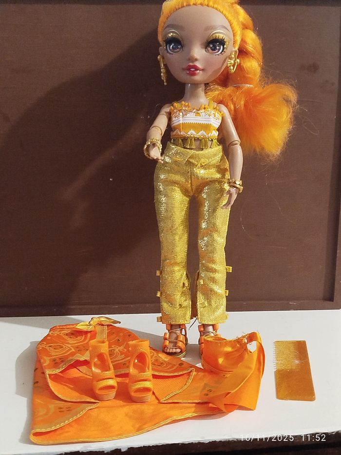 Poupée rainbow high - photo numéro 2