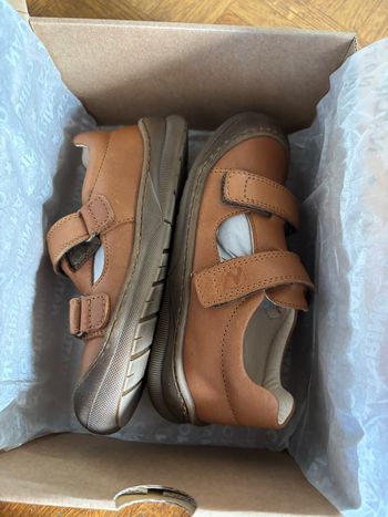 Sandales neuves en cuir