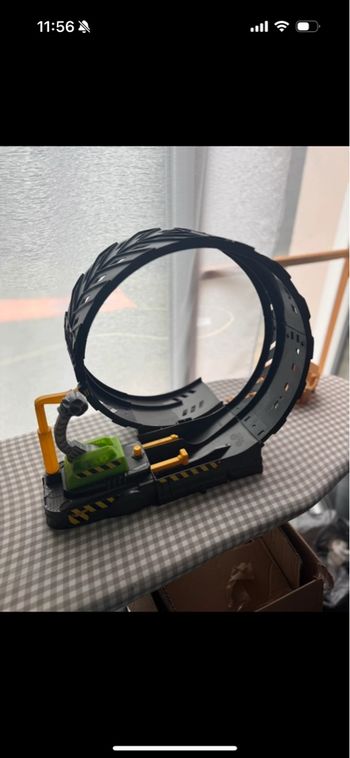 Boucle monster truck et véhicules hot Wheels