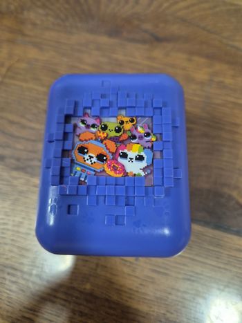 Jouet bitzee violet voir photo