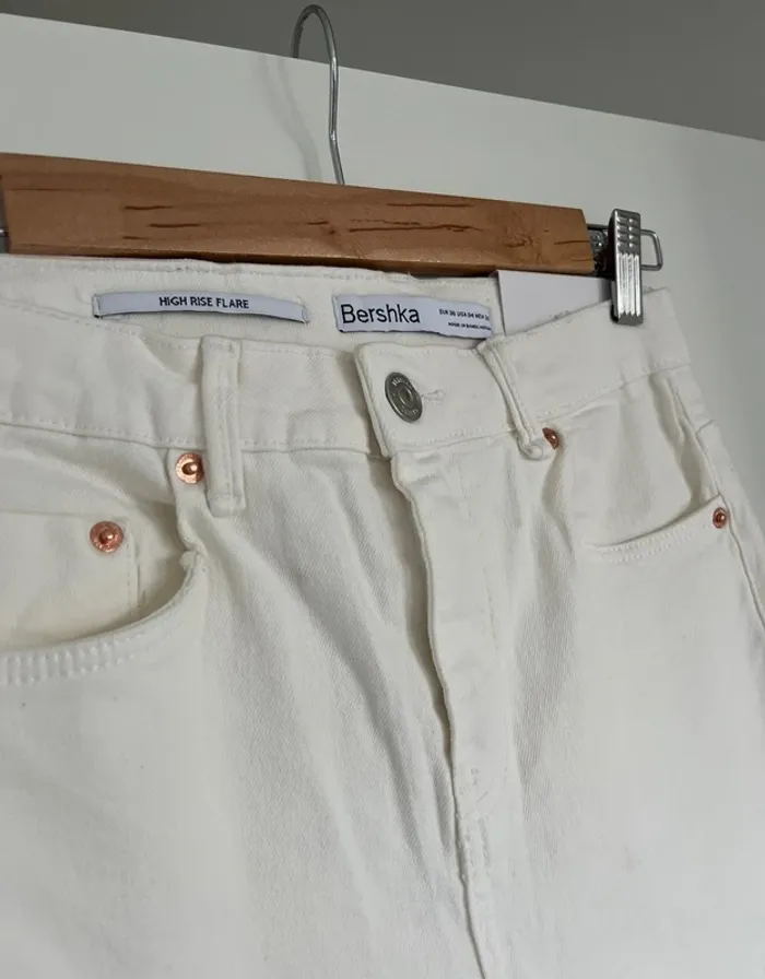 Jean flare Bershka neuf 36/S négociable - photo numéro 4