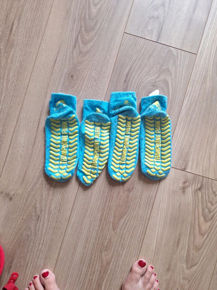 2 paires de chaussettes antidérapantes - photo numéro 3