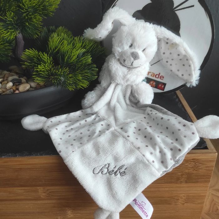 Doudou Lapin Mouchoir Blanc gris marron Pois Bébé Pommette Intermarché   #geektradedoudou
