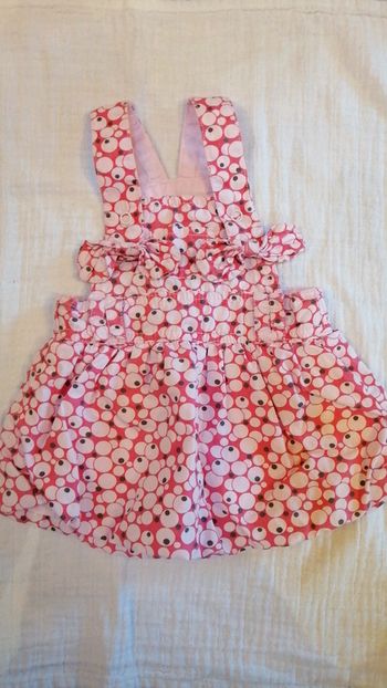 Robe à pois à bretelles tape à l'œil