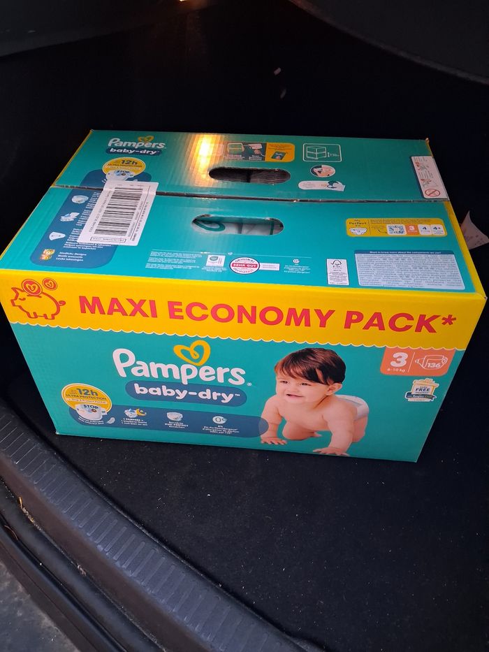 Couches Pampers baby dry Taille 3