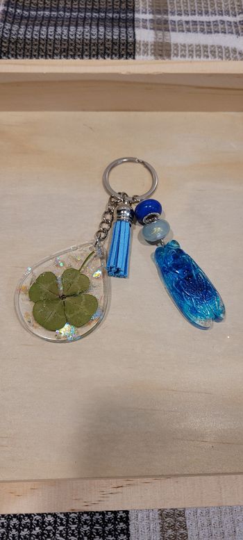 Porte-clés / bijou de sac à main  Trèfle à 4 feuilles véritables