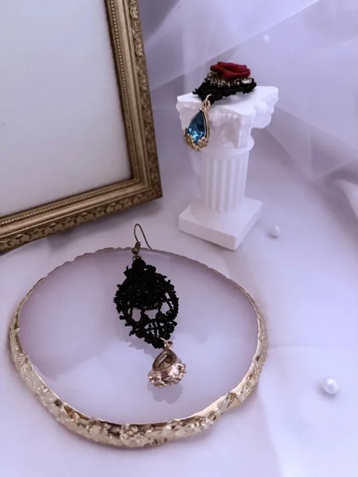 Boucles d’oreilles pendantes dentelle et perle - photo numéro 4