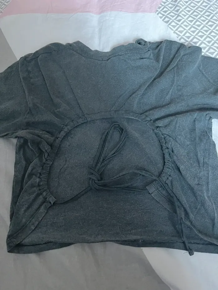 Crop-top dos nus - photo numéro 2