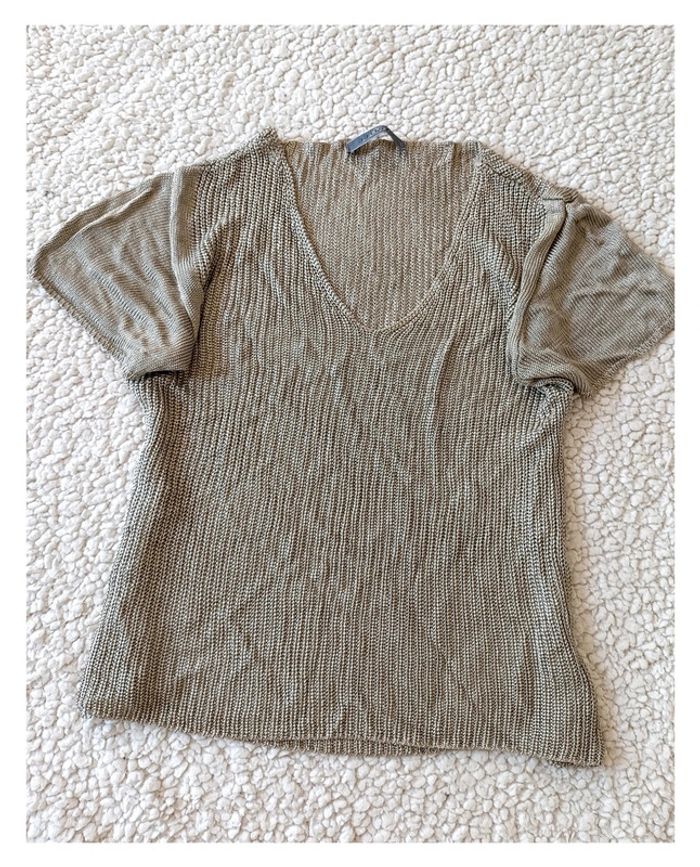 Pull fin en maille doré col V style casual chic Caroll -